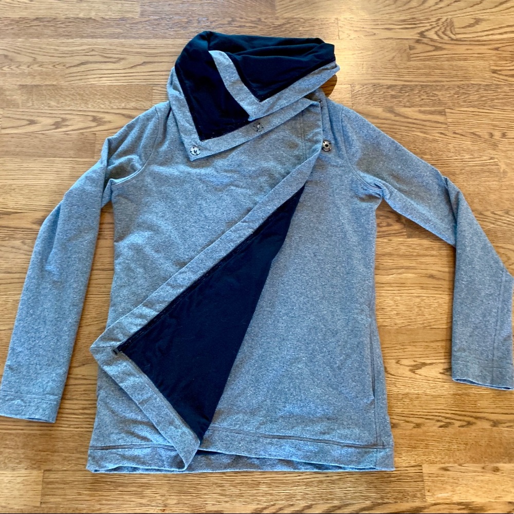 Lululemon Savasana Wrap-Size 8